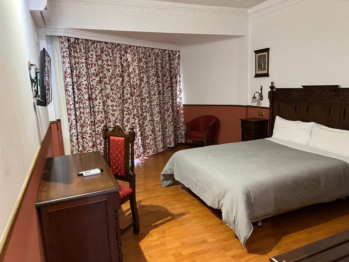 Hotel El Cisne Saragossa Zewnętrze zdjęcie