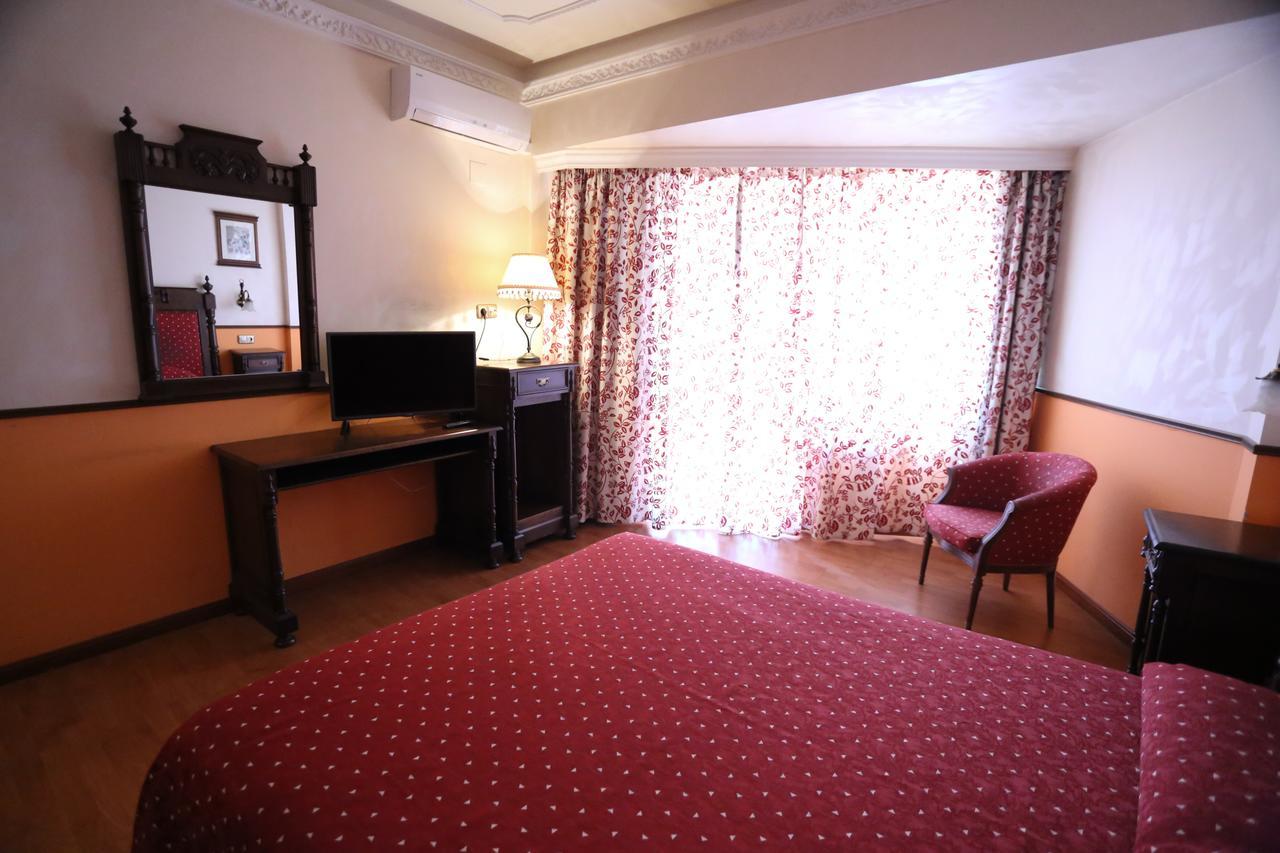 Hotel El Cisne Saragossa Zewnętrze zdjęcie